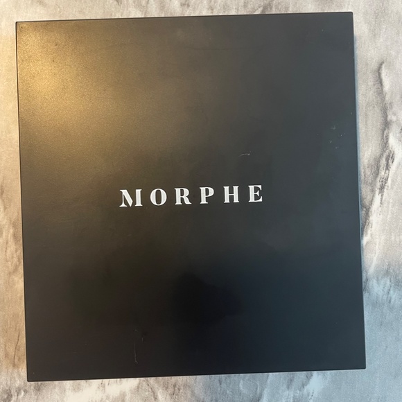 Morhpe Eyeshadow Palette - Picture 2 of 3
